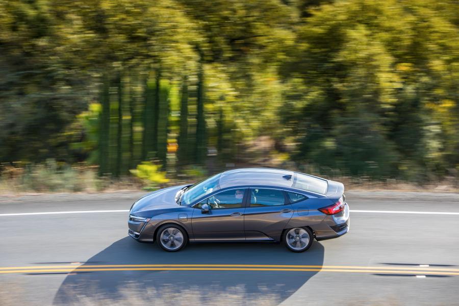  Honda Clarity Plug-In Hybrid 2017 года  (NA) (фото 30 из 84)